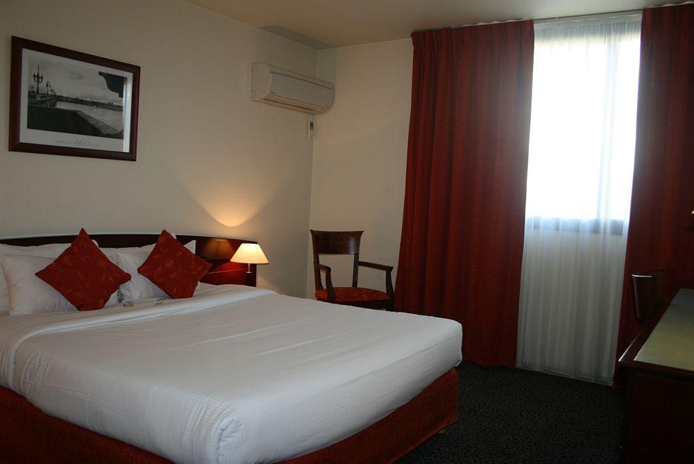Kyriad Prestige Bordeaux Aeroport Мериньяк Экстерьер фото
