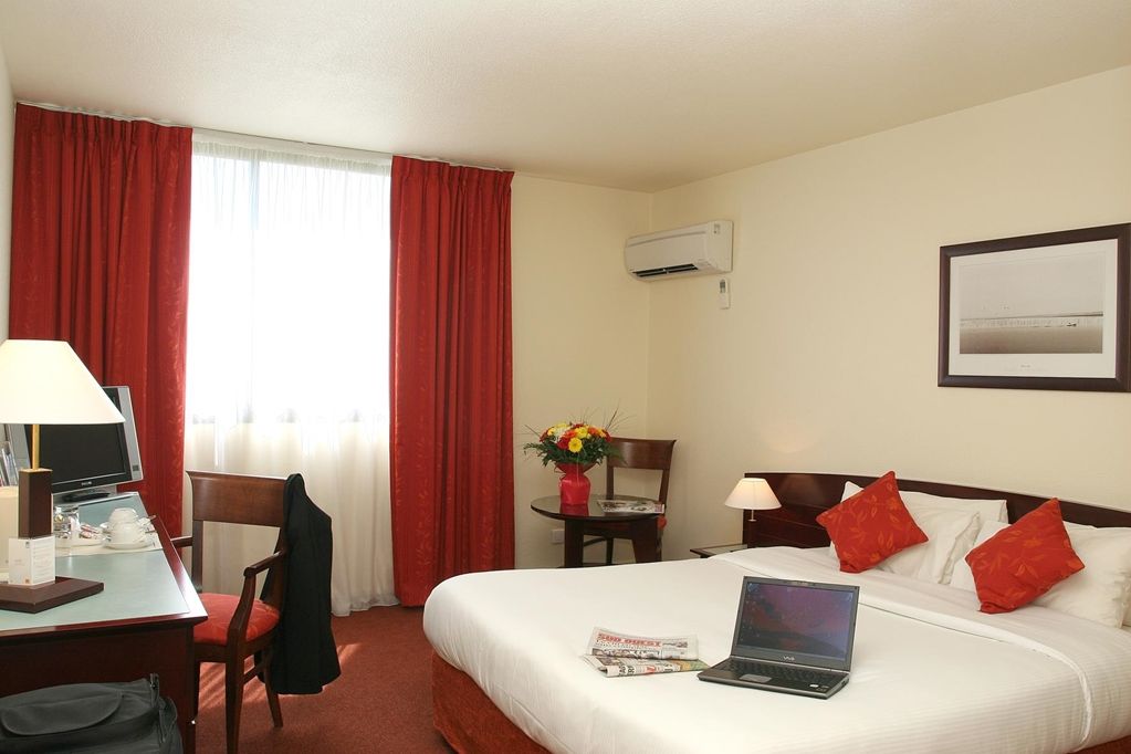 Kyriad Prestige Bordeaux Aeroport Мериньяк Номер фото